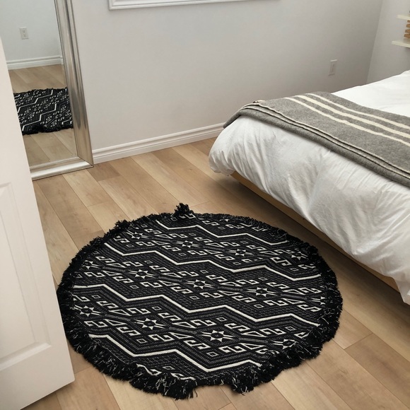 Other - Black & White Circle Rug